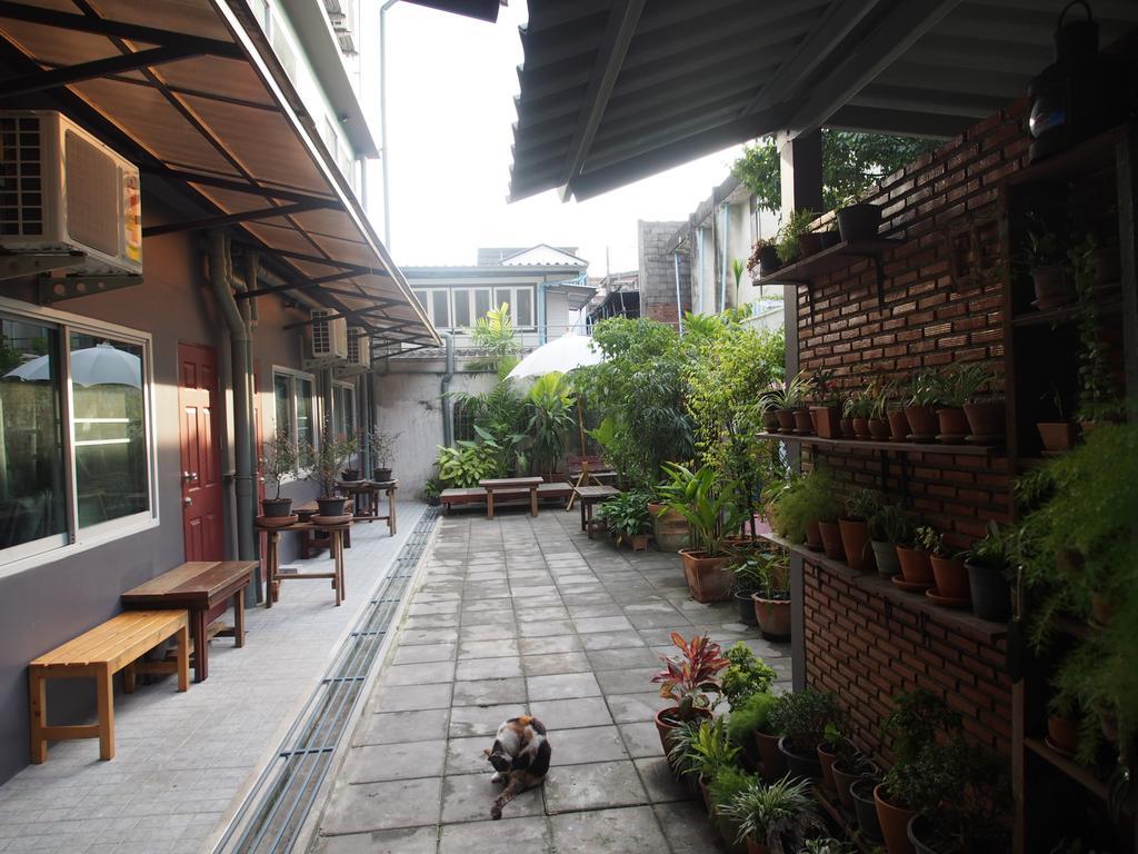 Sriyanar Place Guest house *