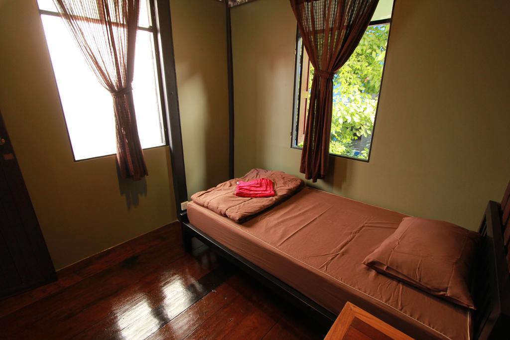 Viman Hostel *