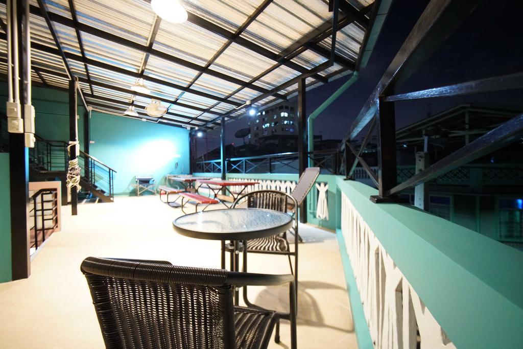 Urban Hostel *