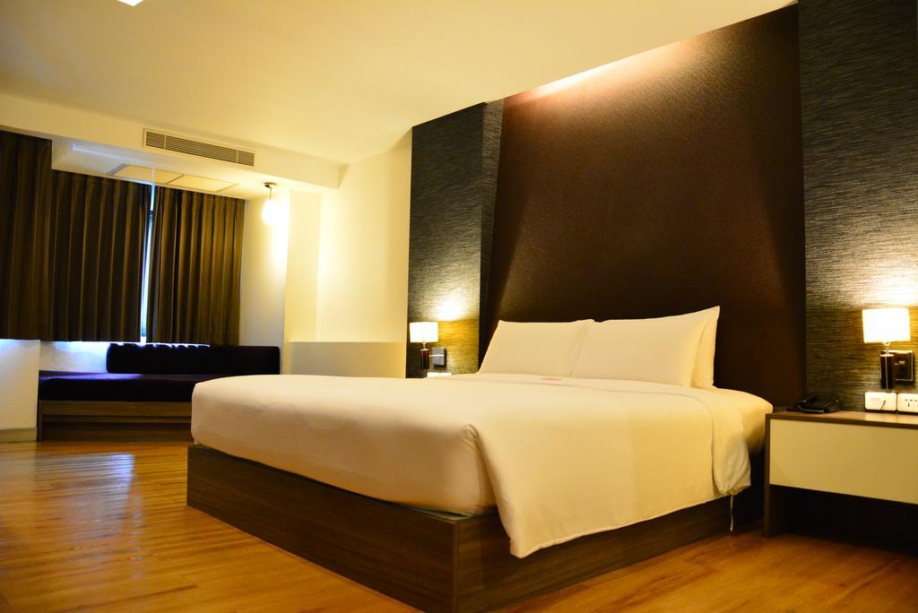 Trinity Silom Hotel 3*