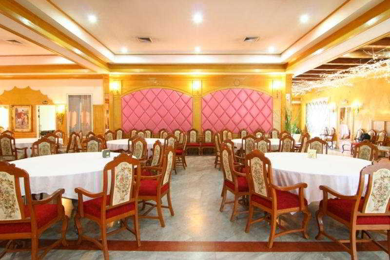 13 Coins Yotin Patana Aparthotel 3*