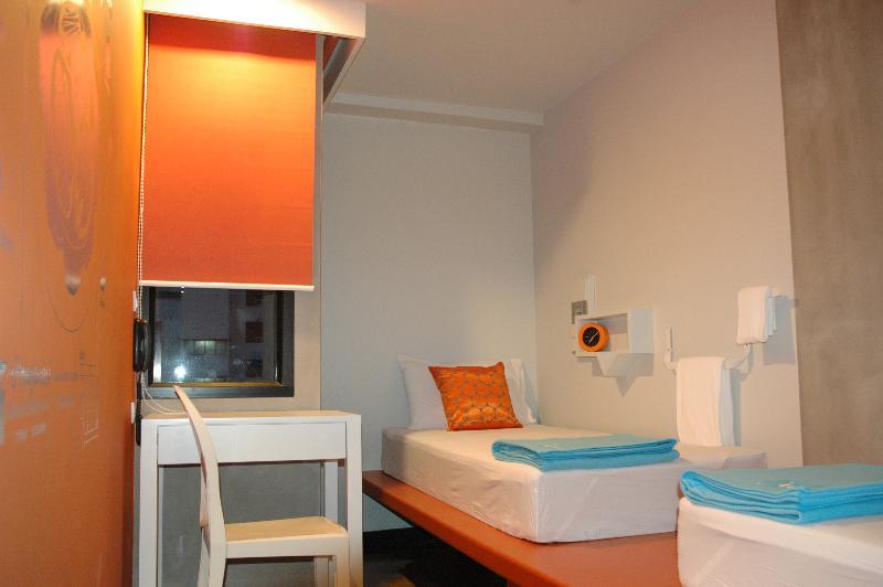 Hostel Lub D Siam - Opposite Mbk & Next To Skytrain - Perfect For Shopping Lovers!