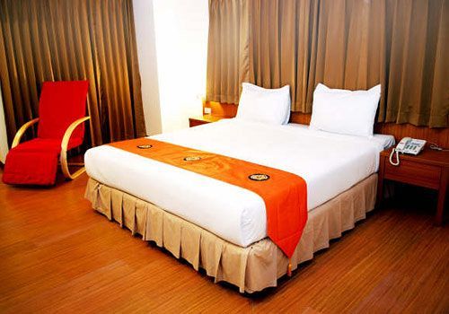 Three Seasons Hotel 5*