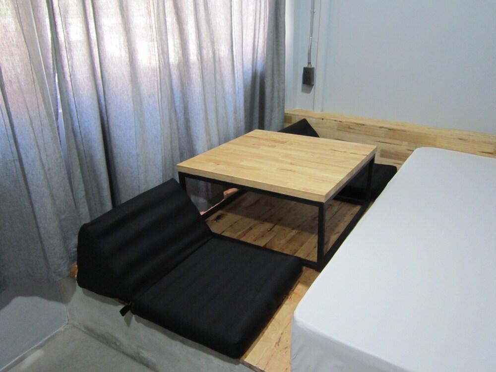 Hostel Plubpla