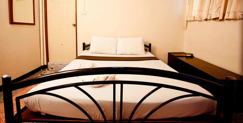 Lucky House Khaosan Hotel 2*