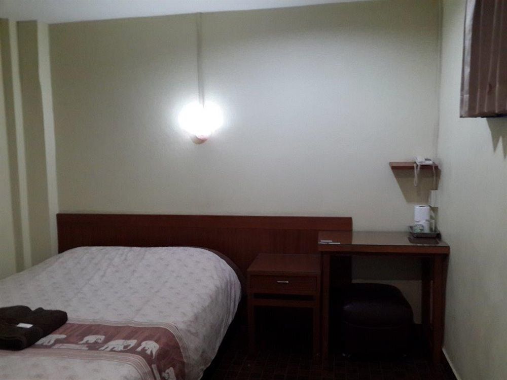 Orchid Place Inn *