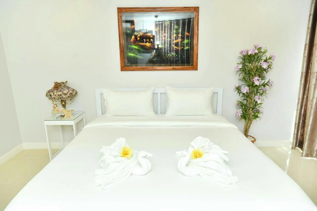 Parvena Sathorn 3*