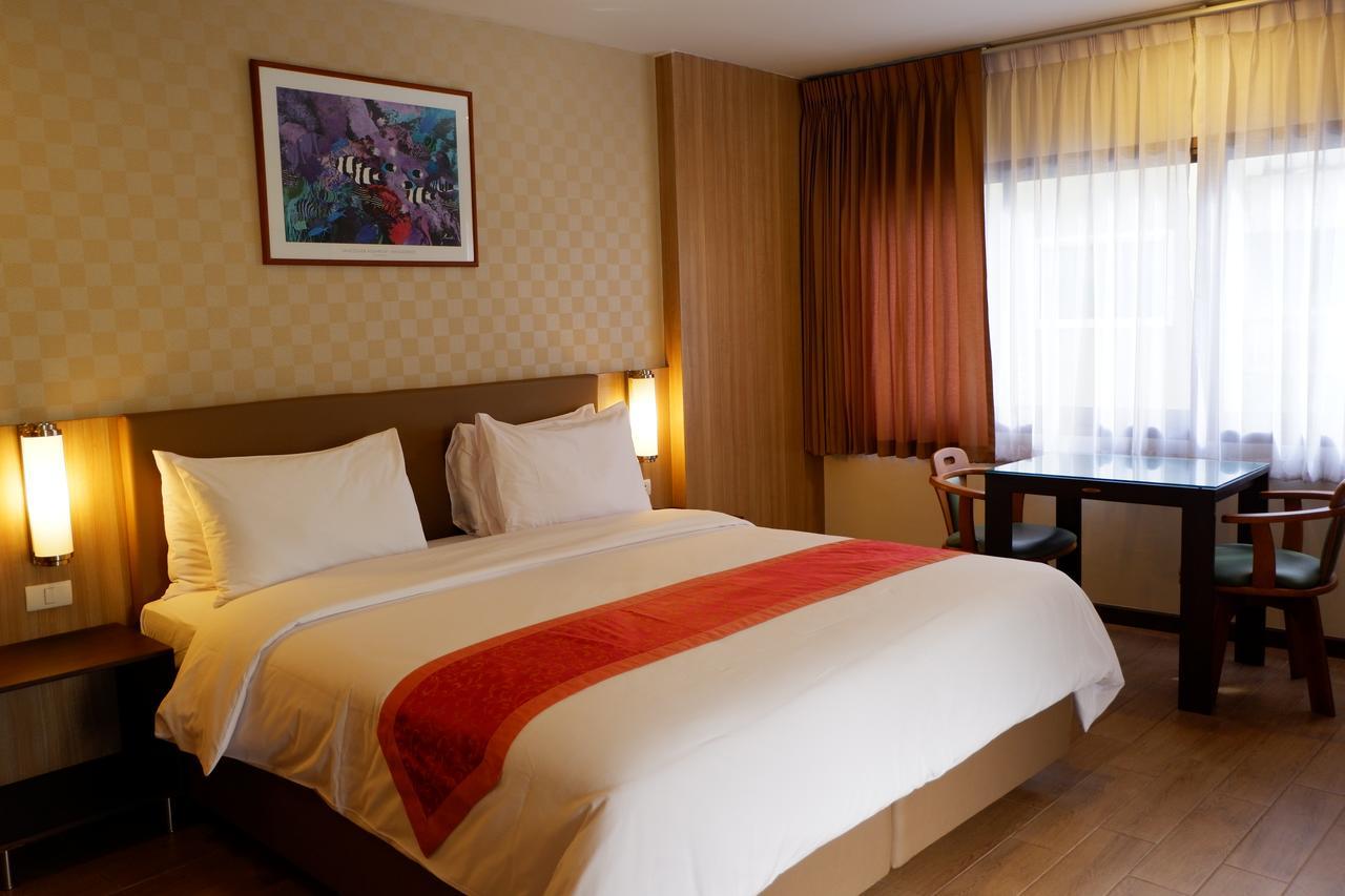 Hotel Dynasty