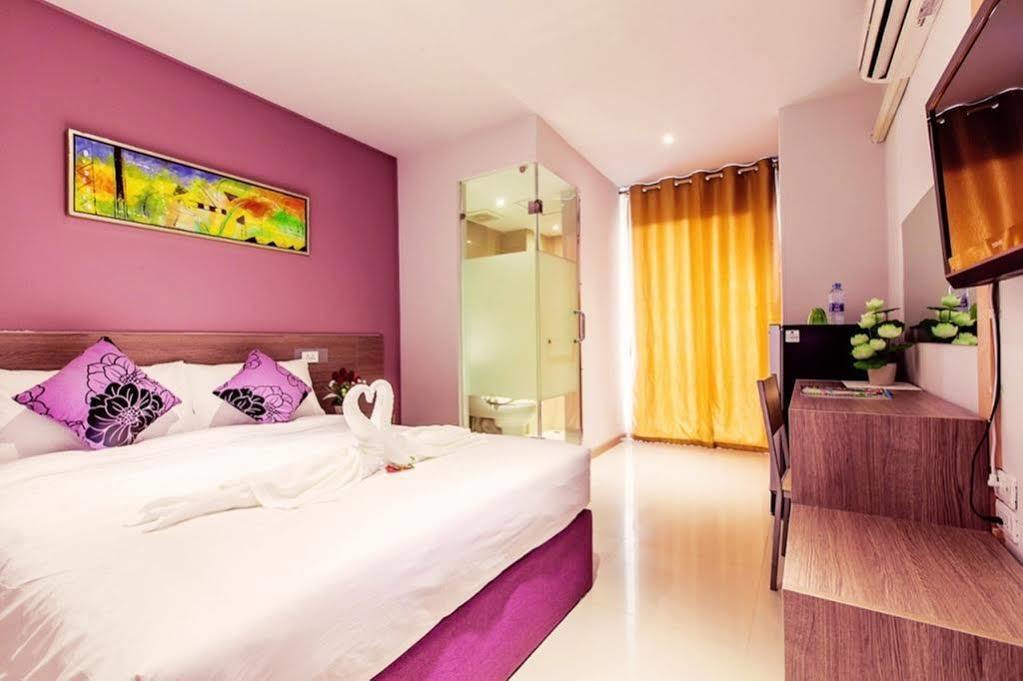 D Day Hotel