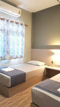 Baan Chanasongkram Hostel