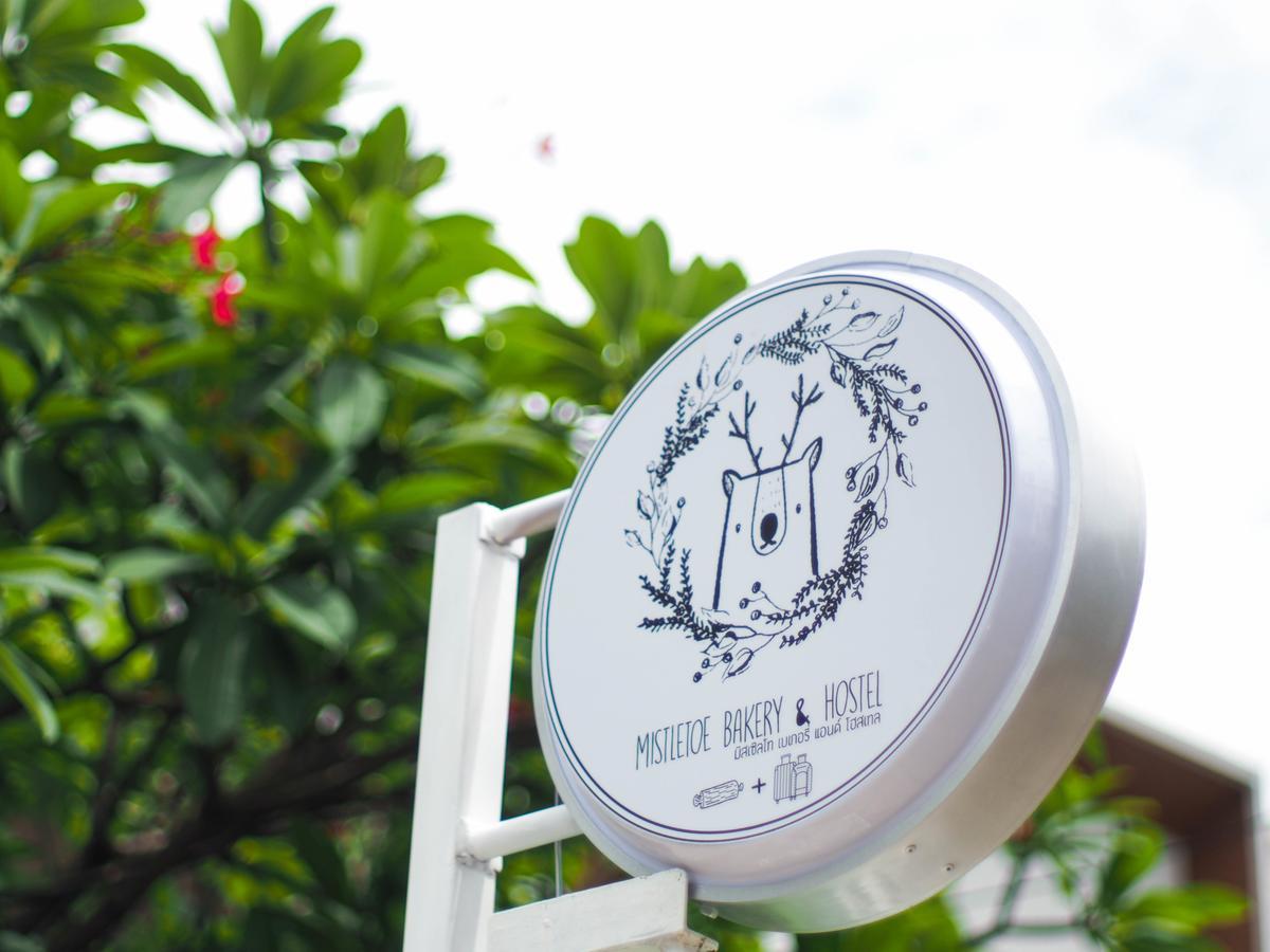 Albergue Mistletoe Bakery & *