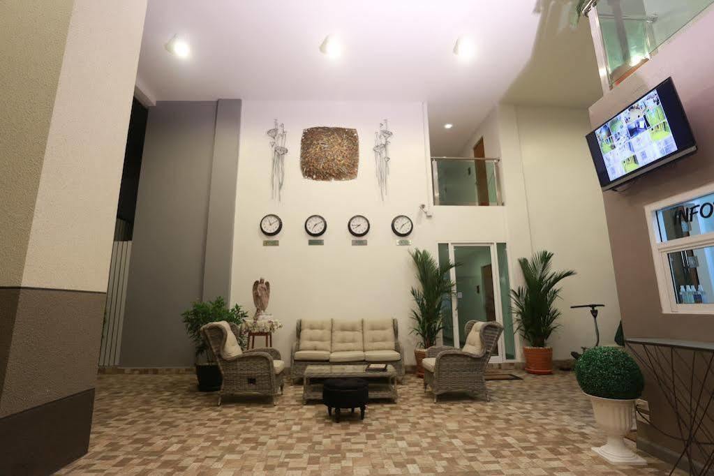 S50 Sukhumvit Hostel *