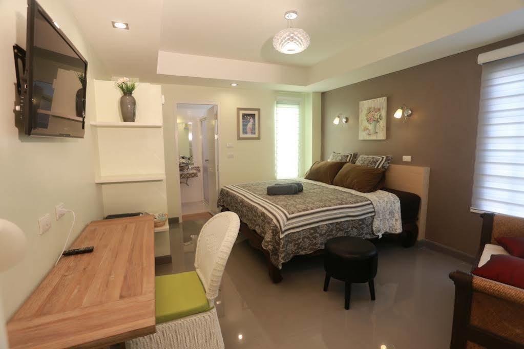 S50 Sukhumvit Hostel *