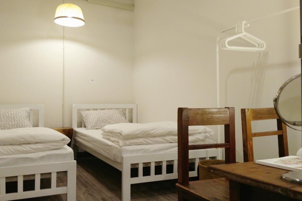 Albergue Fun Cafe & *