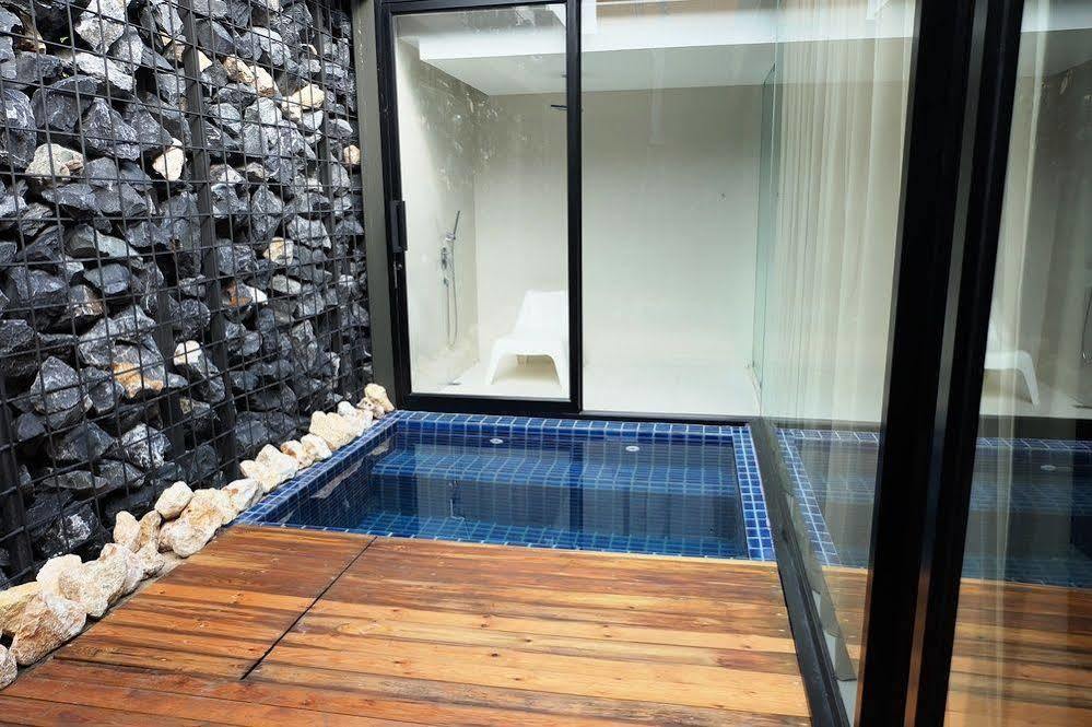 Q Residences *