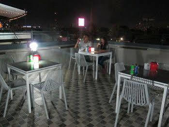 Oyo 783 Brunch Marker Cafe&hostels Hotel Bangkok