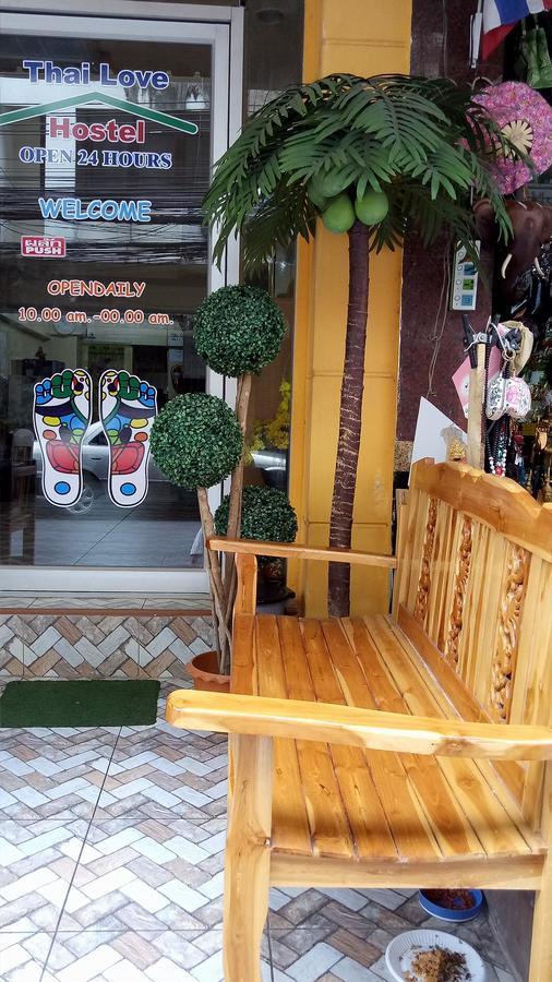 Thai Love Cafe & *