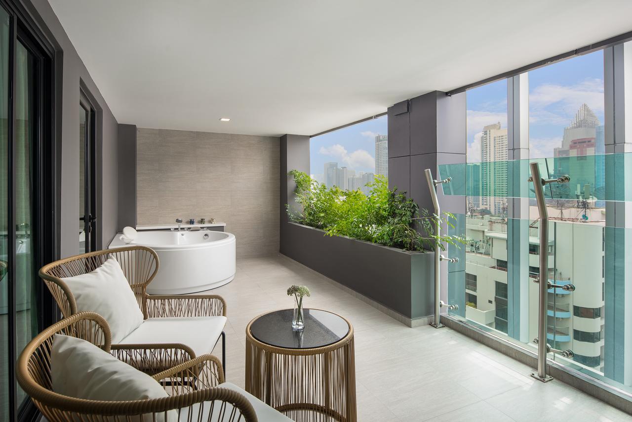 Hotel Solitaire Club Sky Bangkok