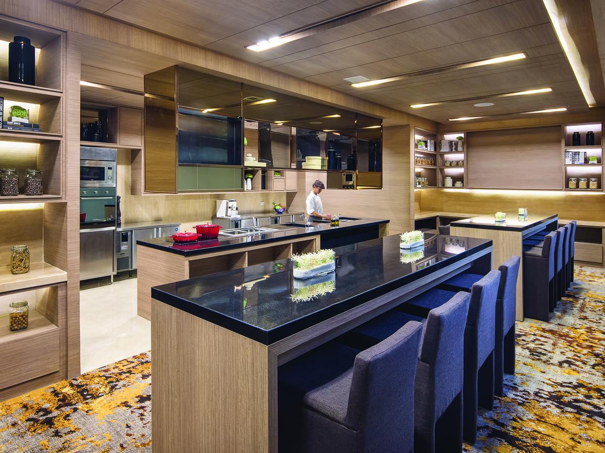 Solitaire Club Sky Hotel