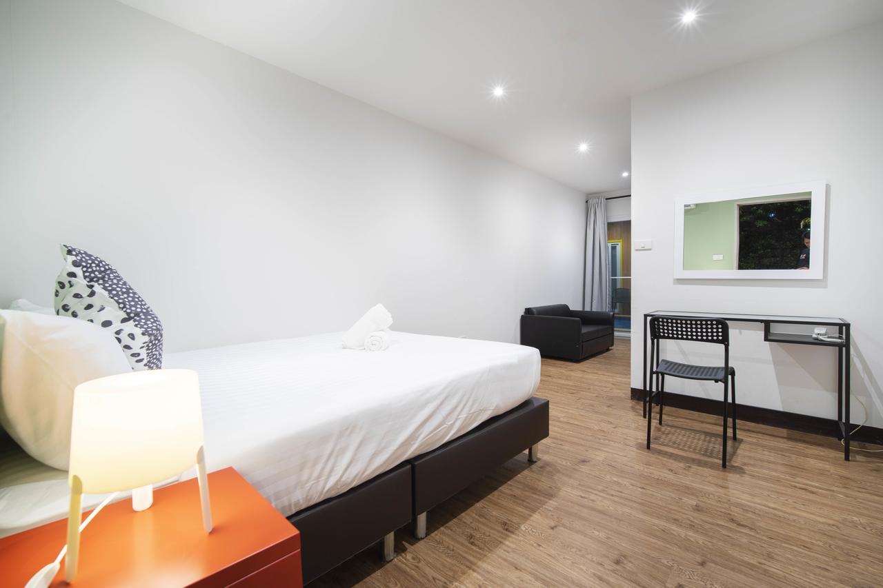 Hotel V - Mrt Huai Khwang