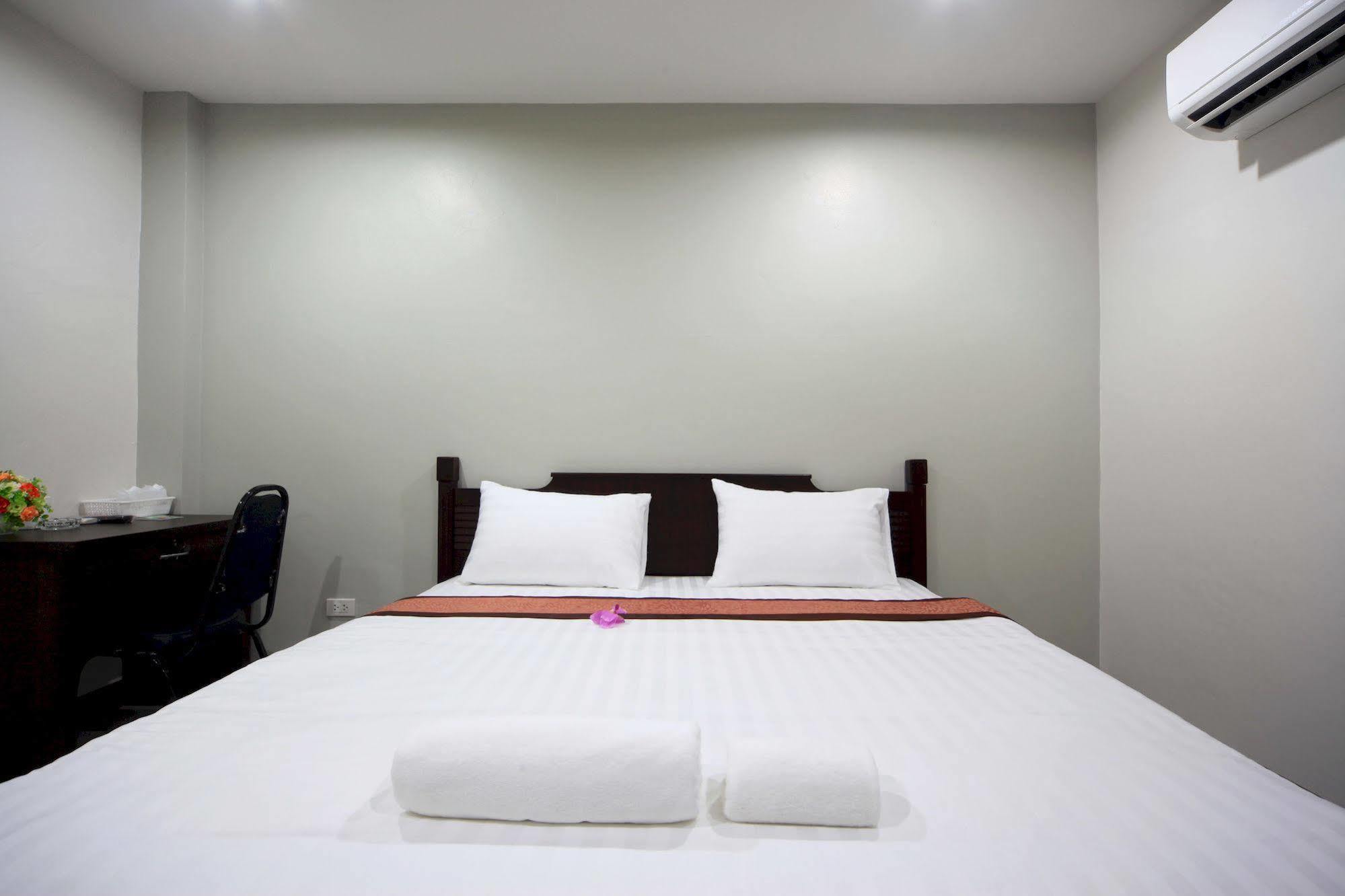 Paragon One Hotel
