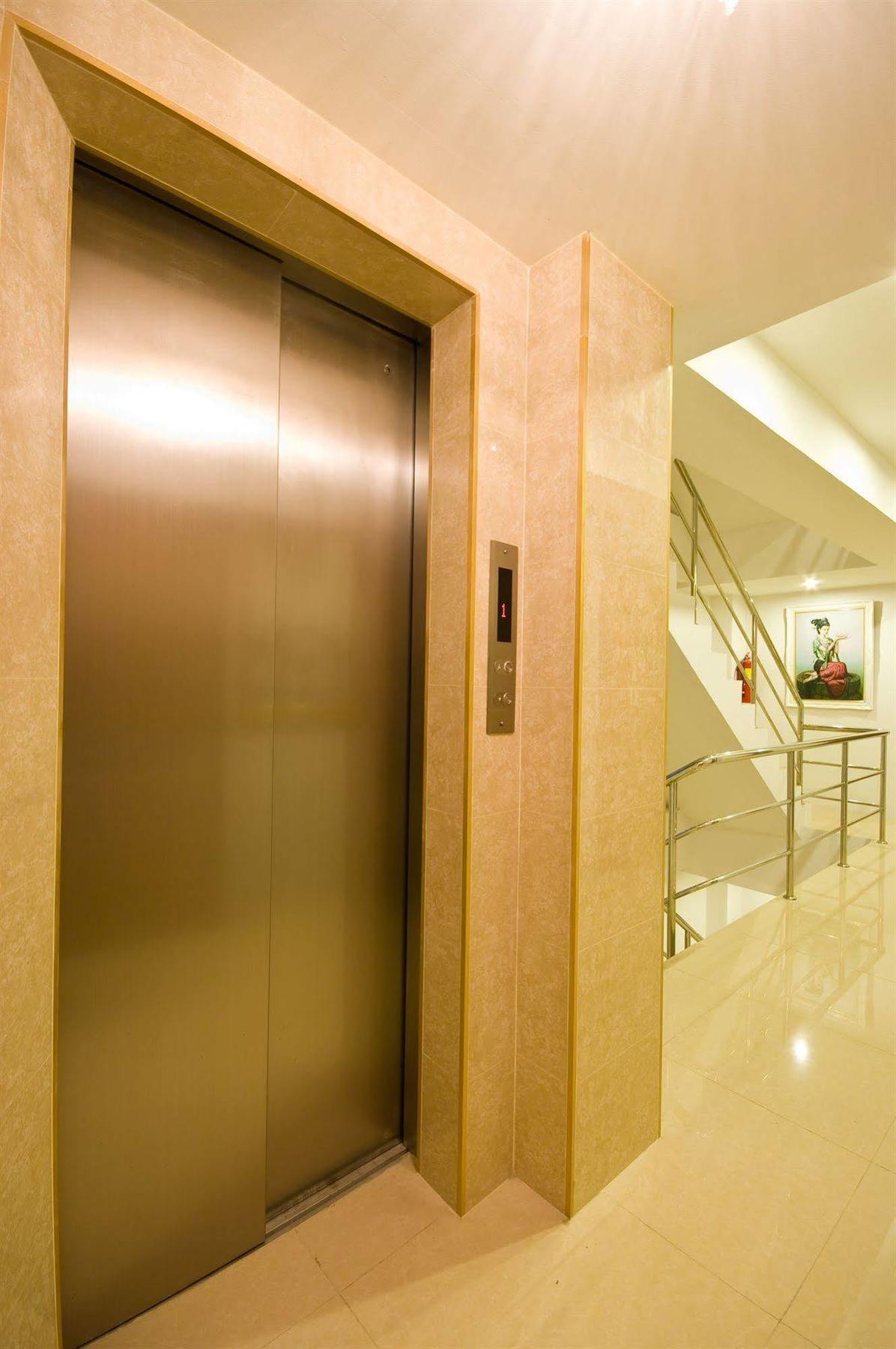 Richly Hotel