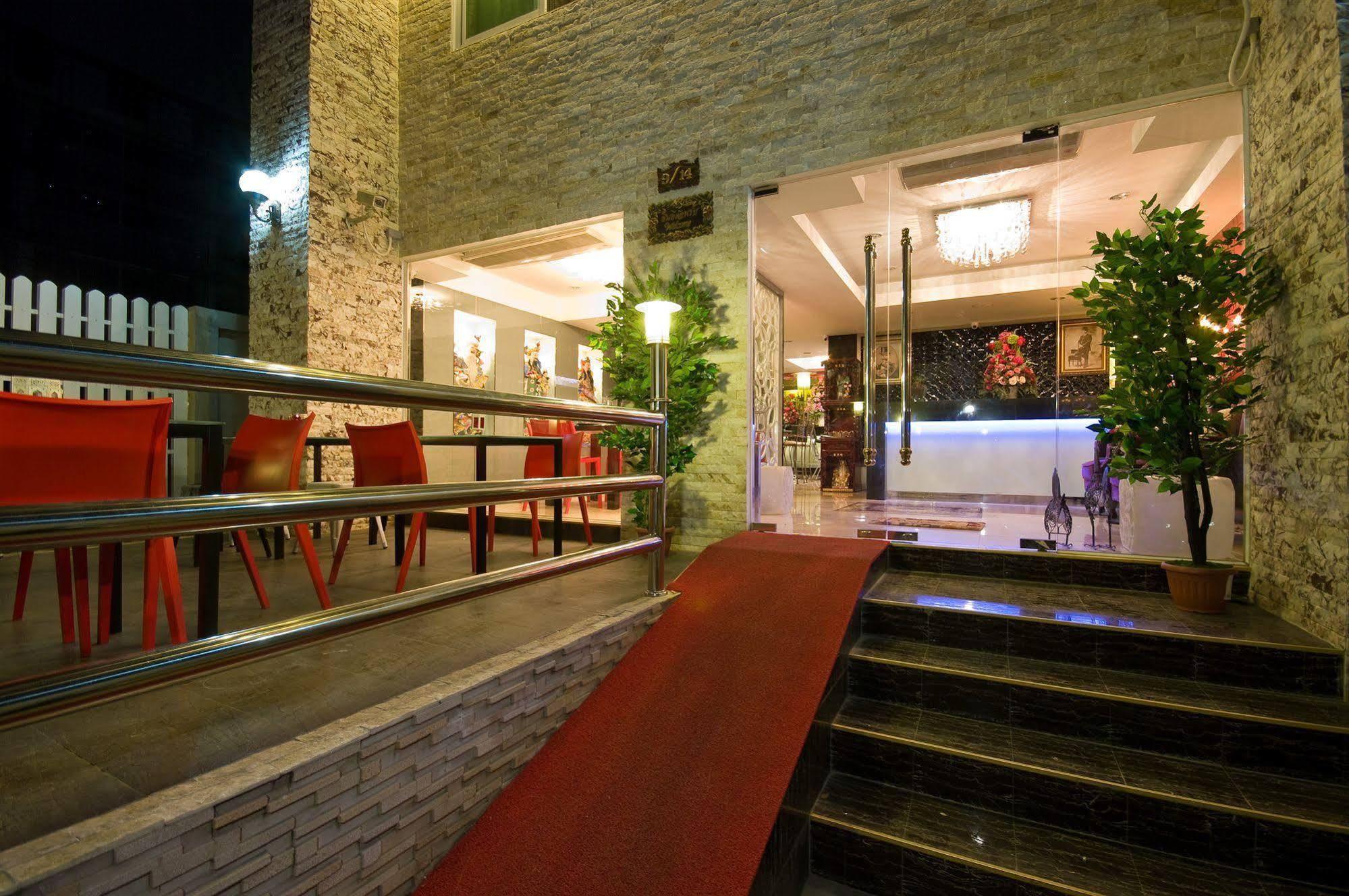 Richly 3* Bangkok