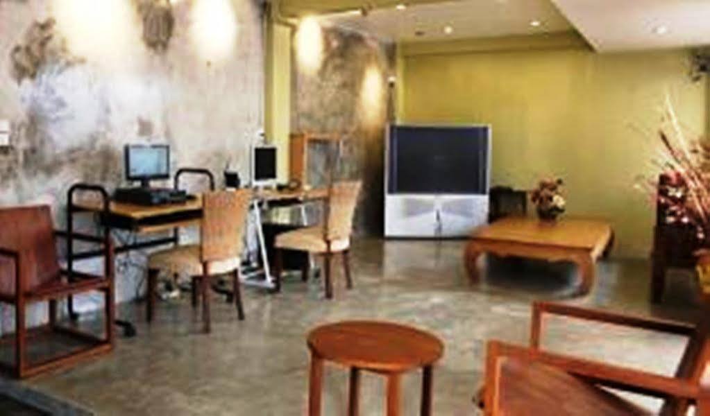 At Smile Oasis 2* Bangkok