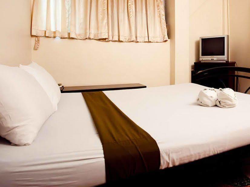 Lucky House Khaosan Hotel