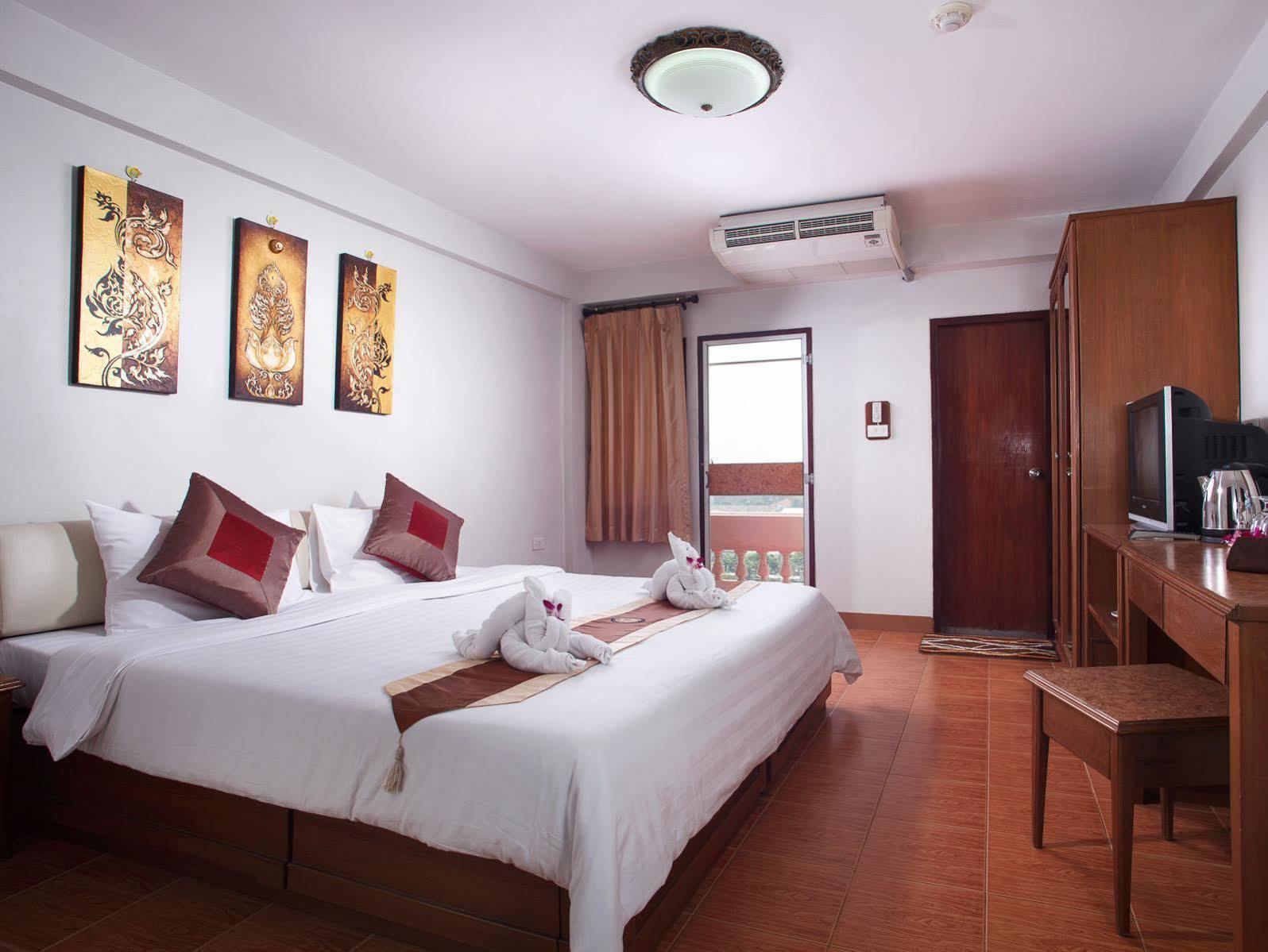 Kc Place Srinakarin Hotel 3*