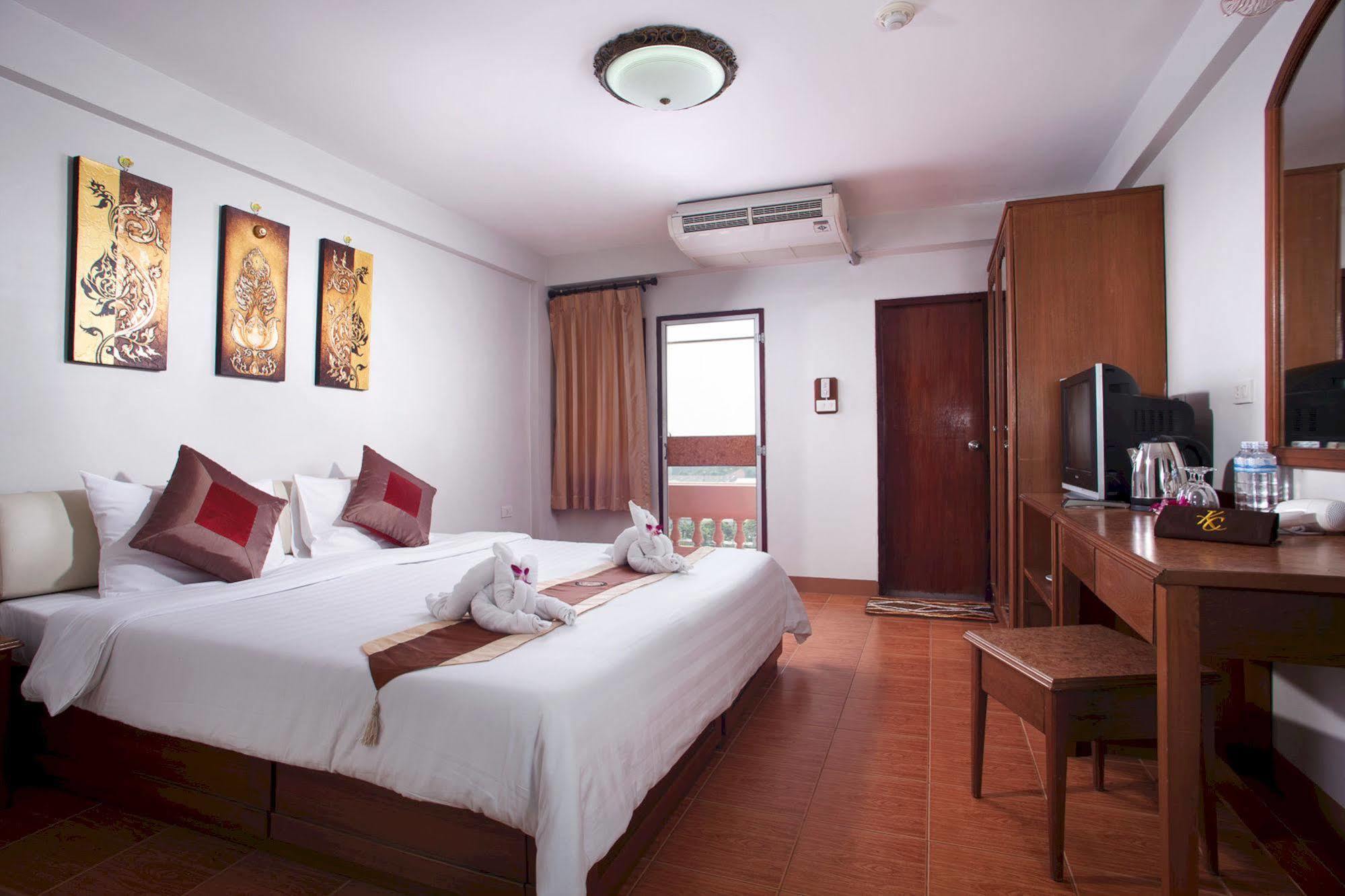 Kc Place Srinakarin Hotel 3*