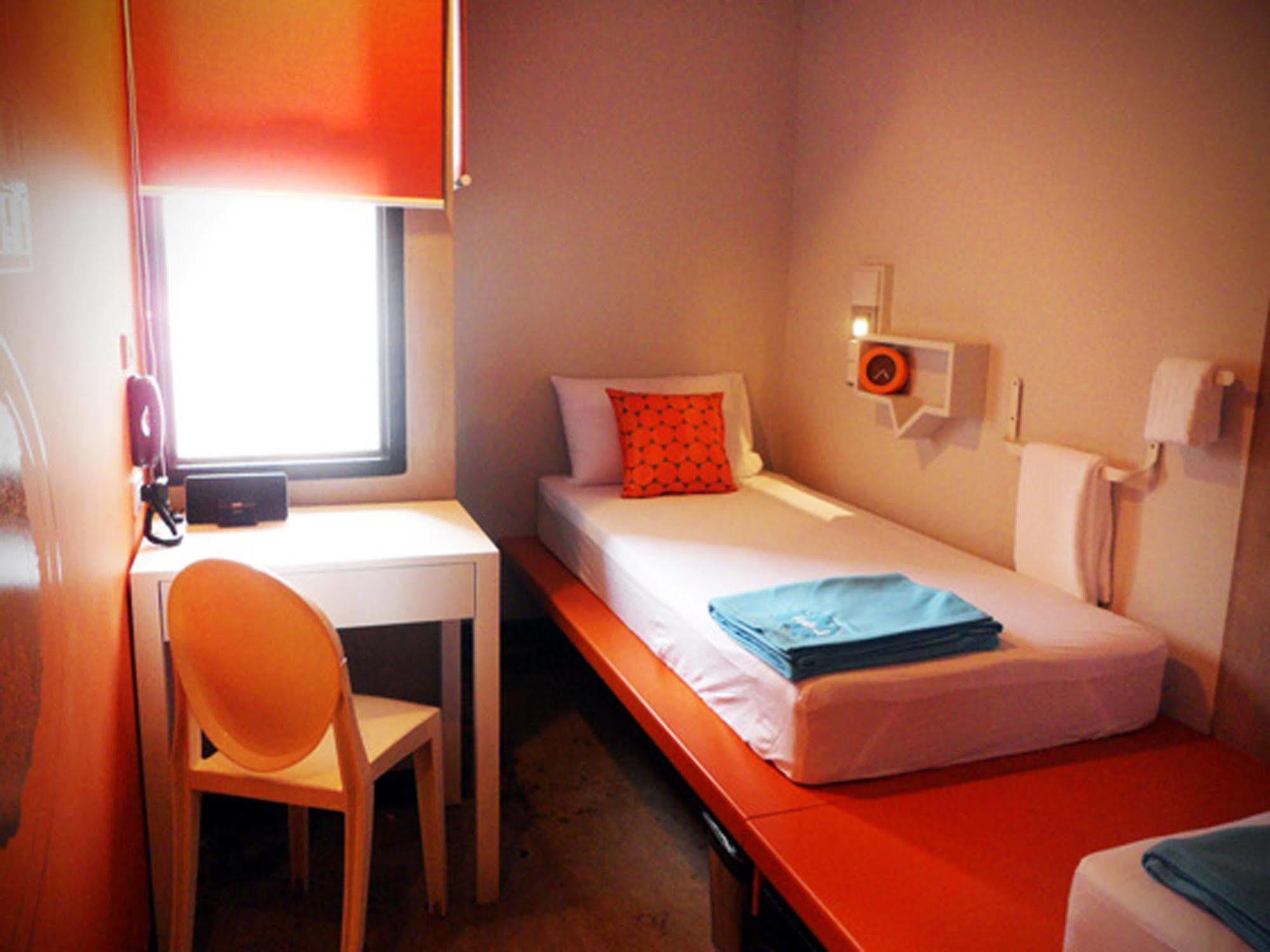 Lub D Siam - Opposite Mbk & Next To Skytrain - Perfect For Shopping Lovers! Hostel *