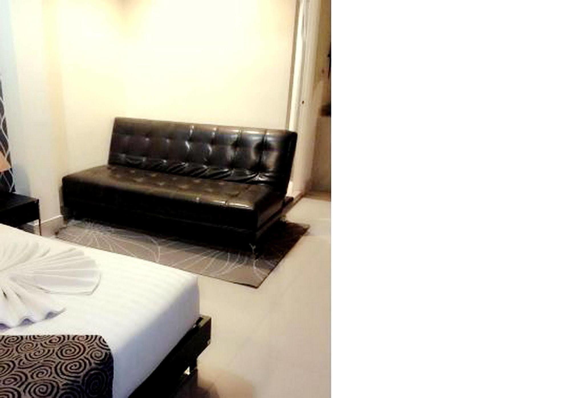 The Mix - Bts Phrakhanong 3*