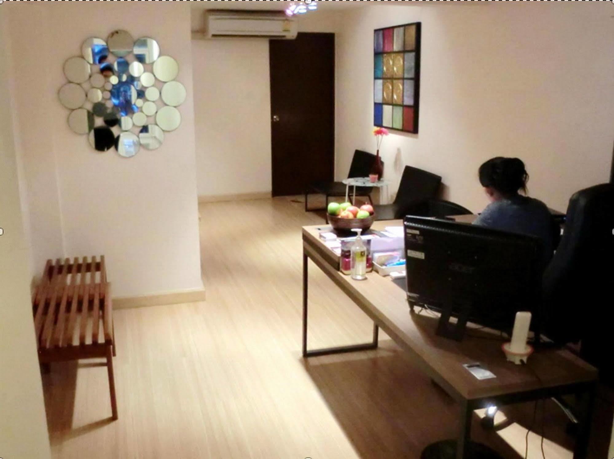 Hotel The Mix - Bts Phrakhanong
