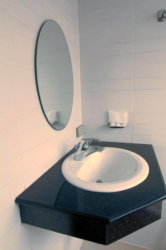 Hotel Sky 2*