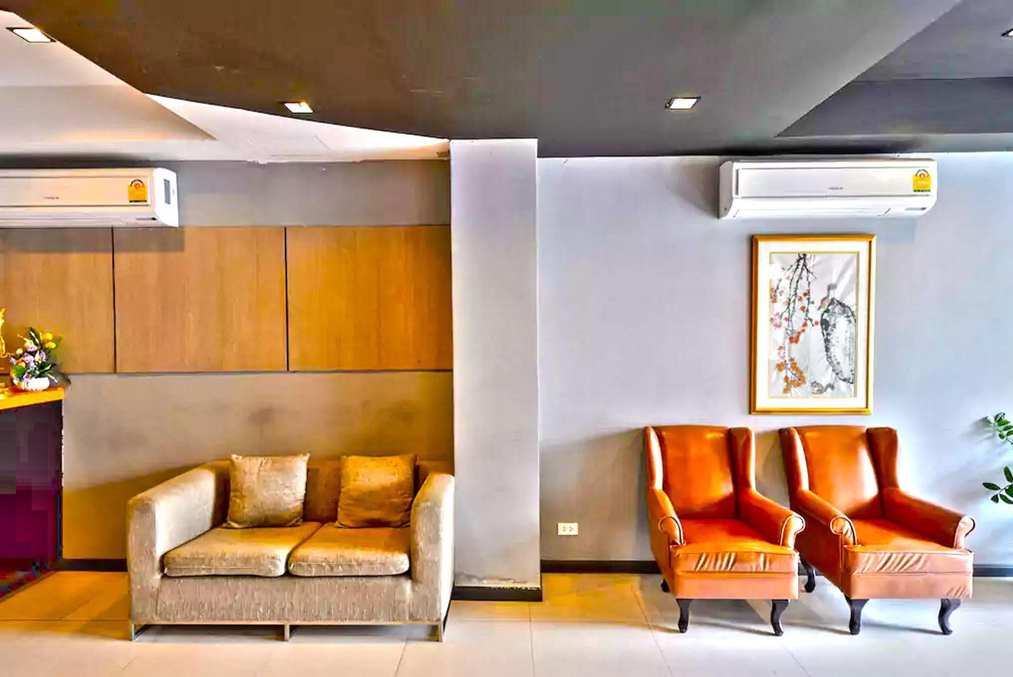H2 Hostel *