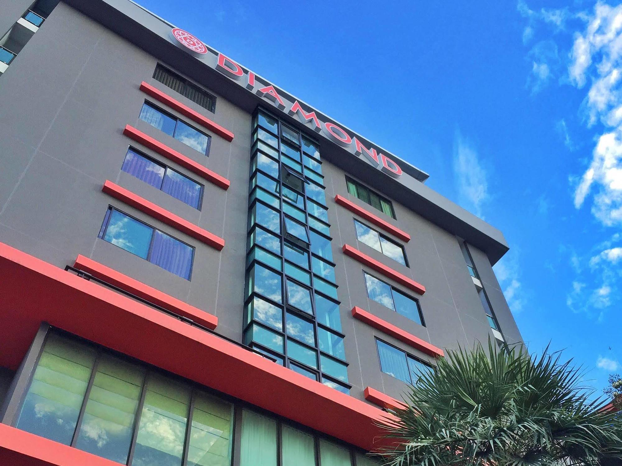 Diamond Ratchada Hotel 3*