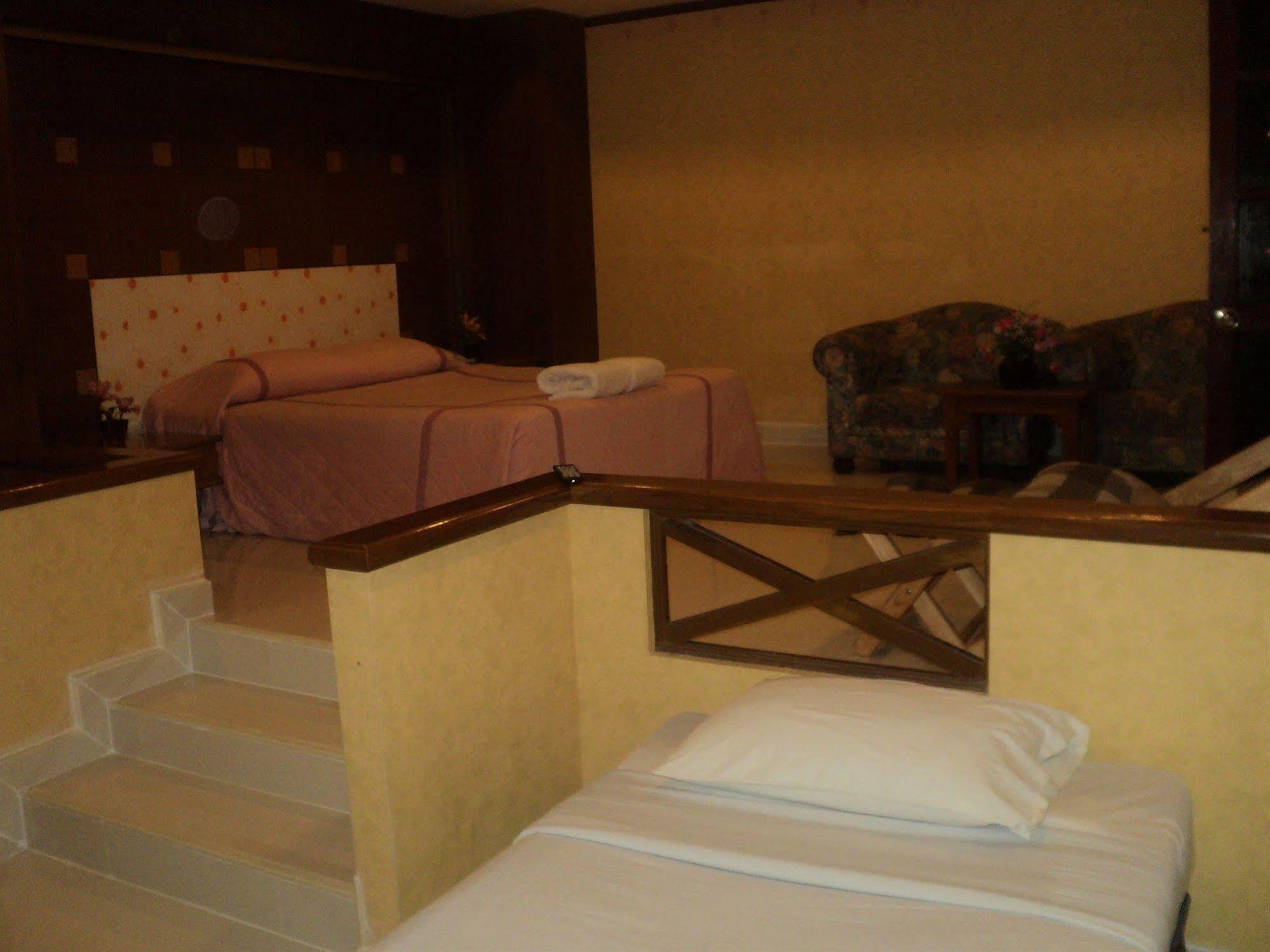 Chaleena Princess Hotel