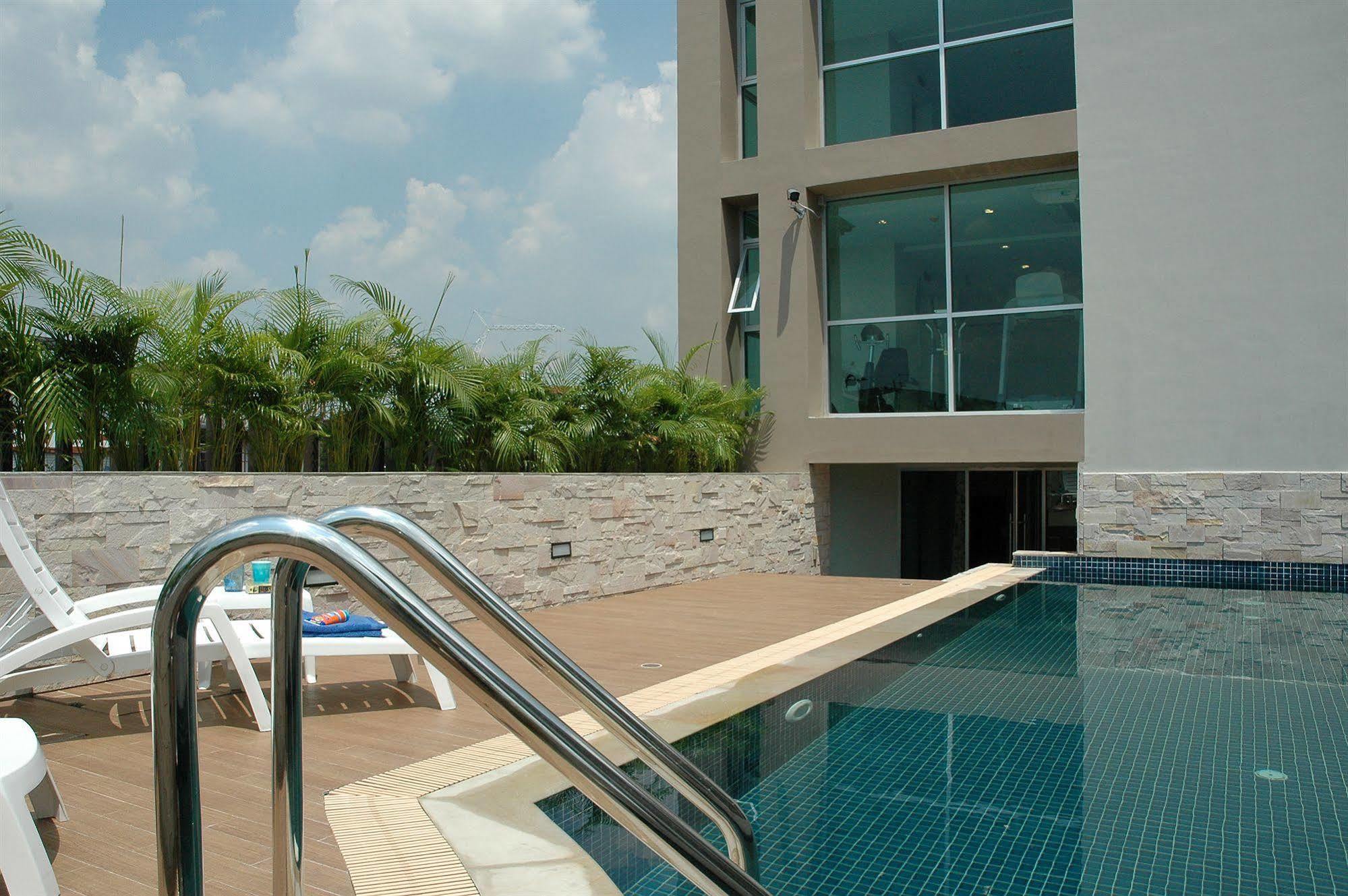 Living Aparthotel 3*