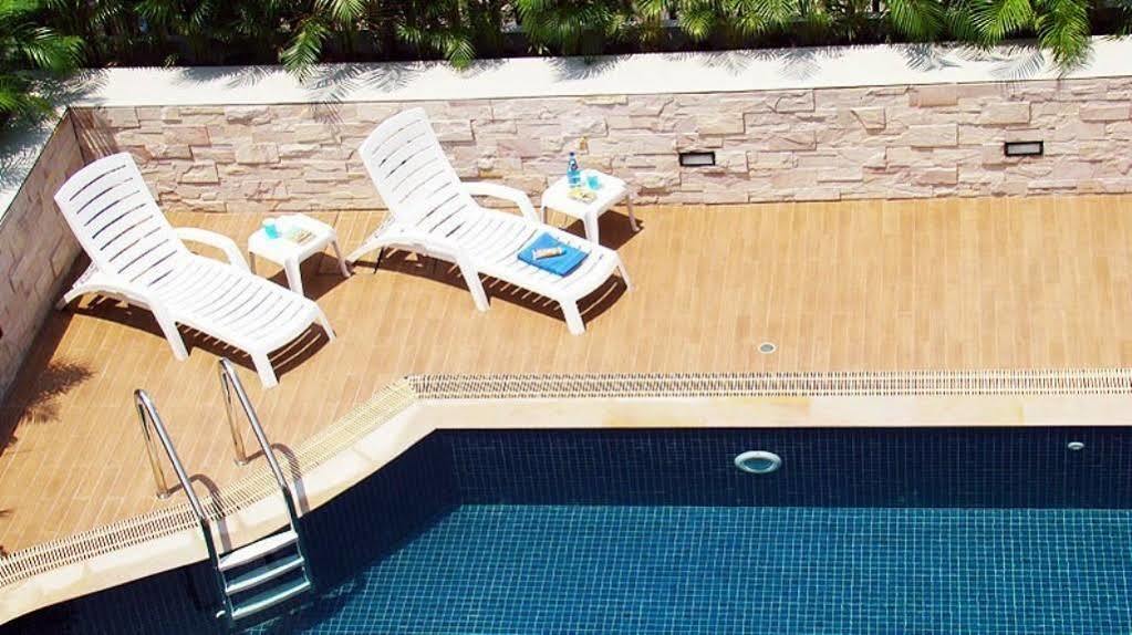 Living Aparthotel