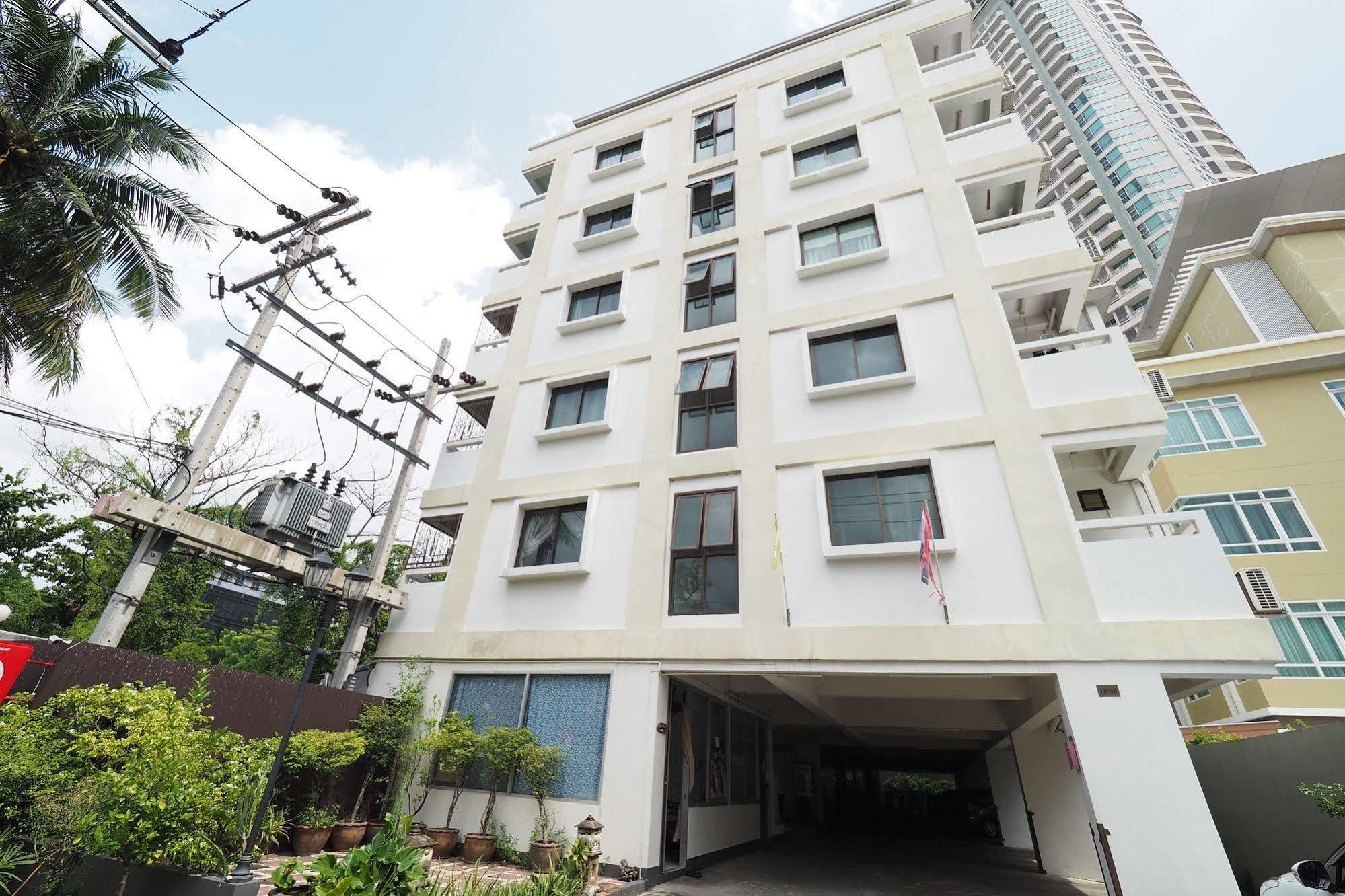 Penginapan Living Naraa Place