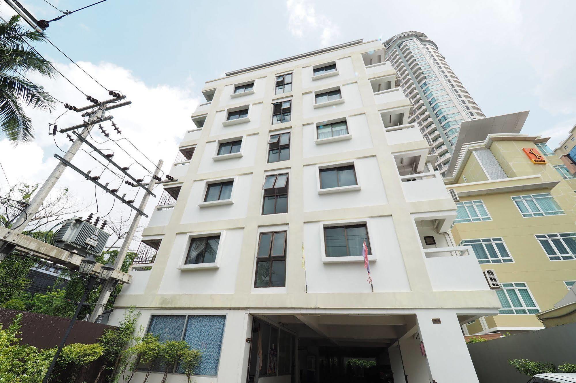 Penginapan Living Naraa Place Bangkok