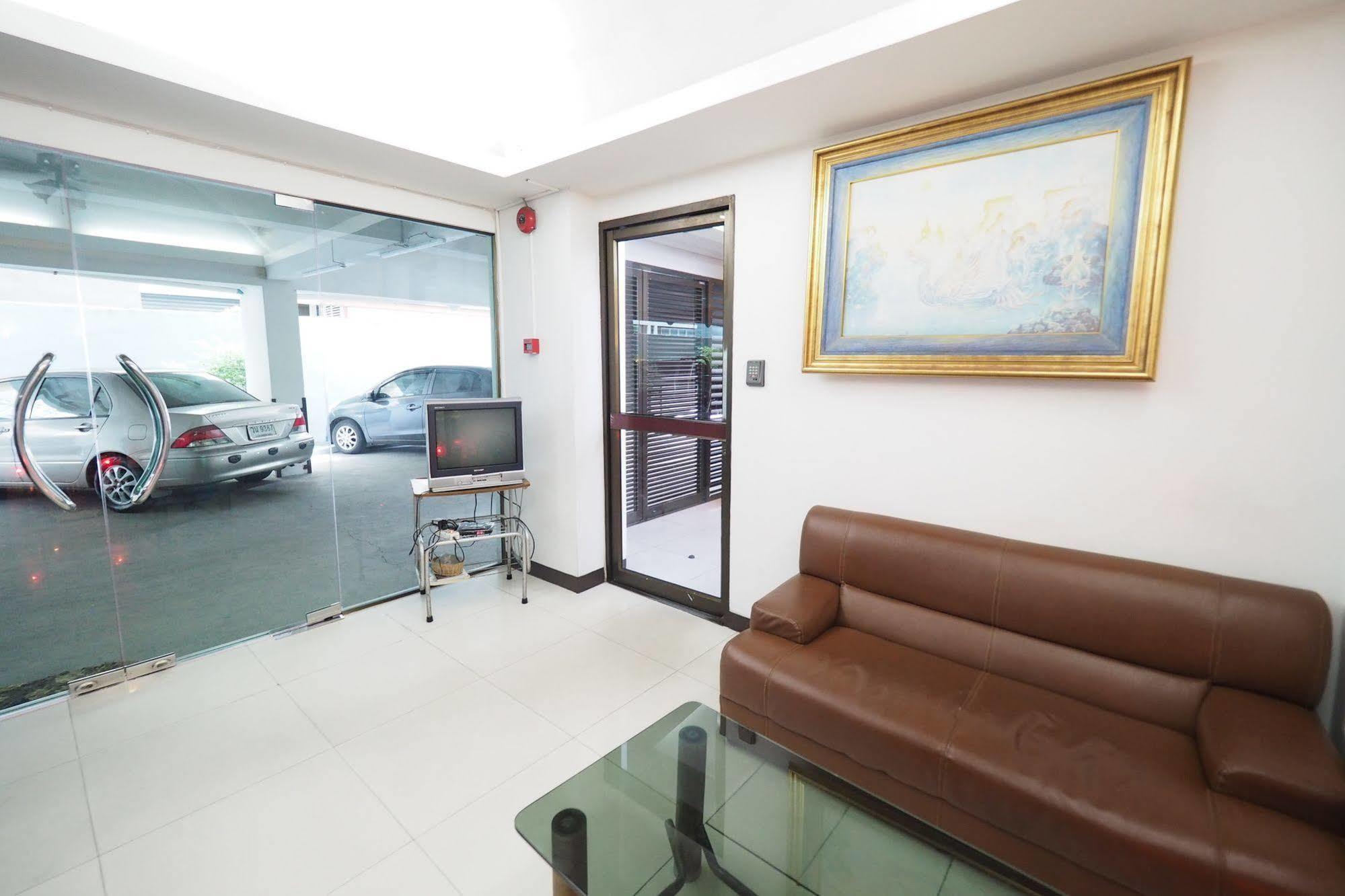 Living Naraa Place Penginapan