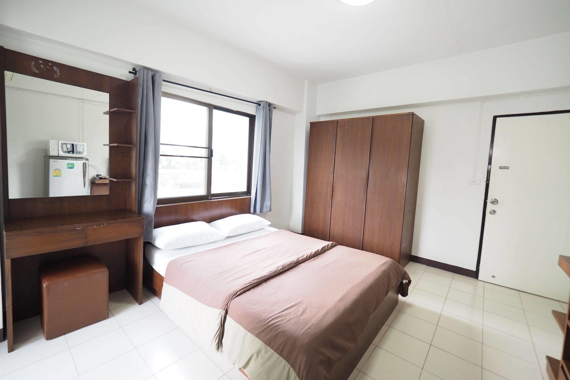 Living Naraa Place 2* Bangkok