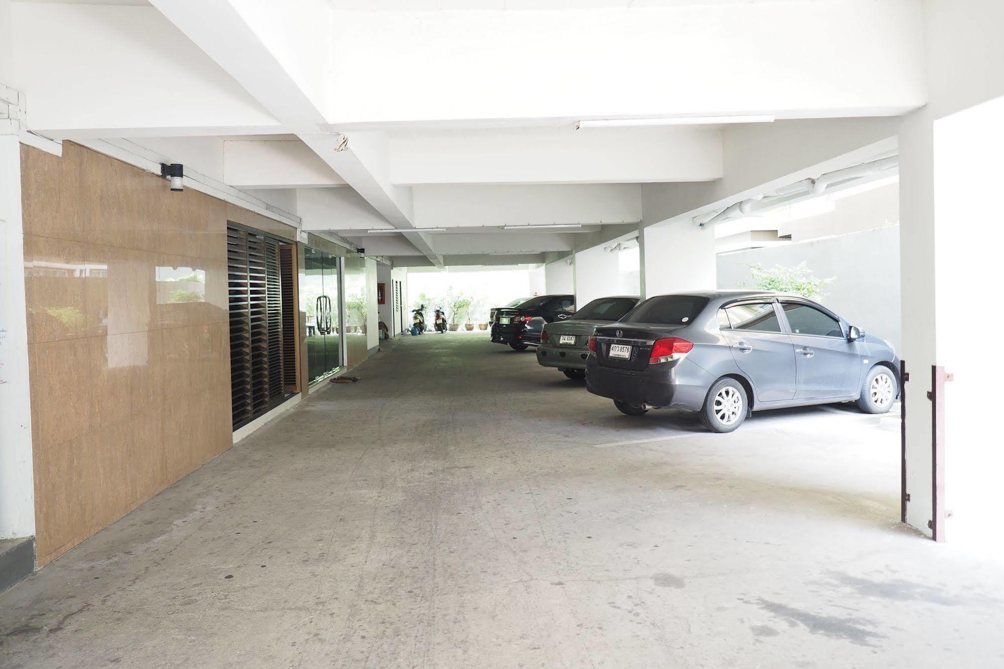 Penginapan Living Naraa Place Bangkok
