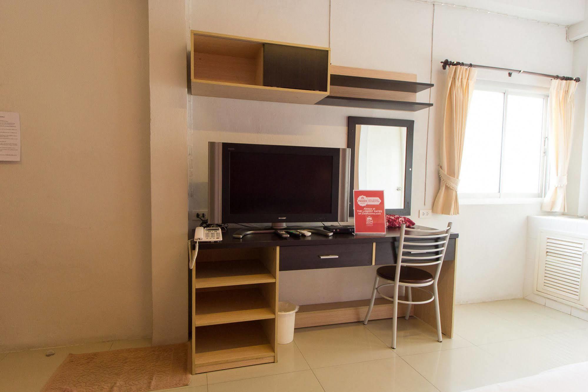 Zen Damrongrak Road Hotel 2*