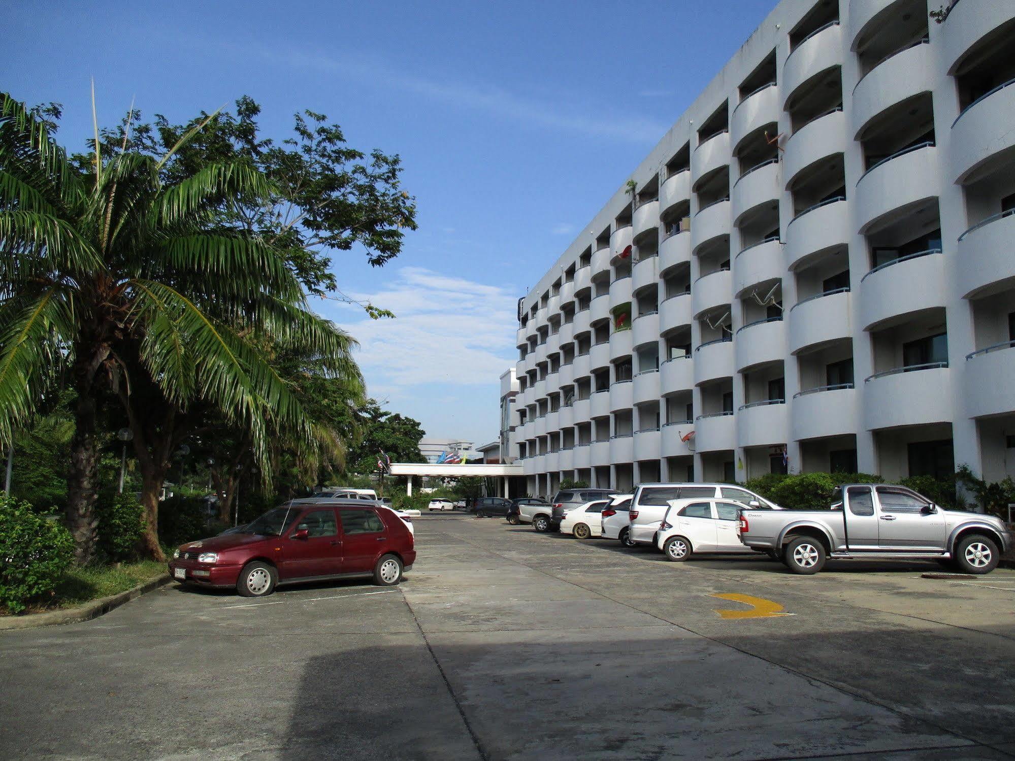 Airport Bed Hotel 3*
