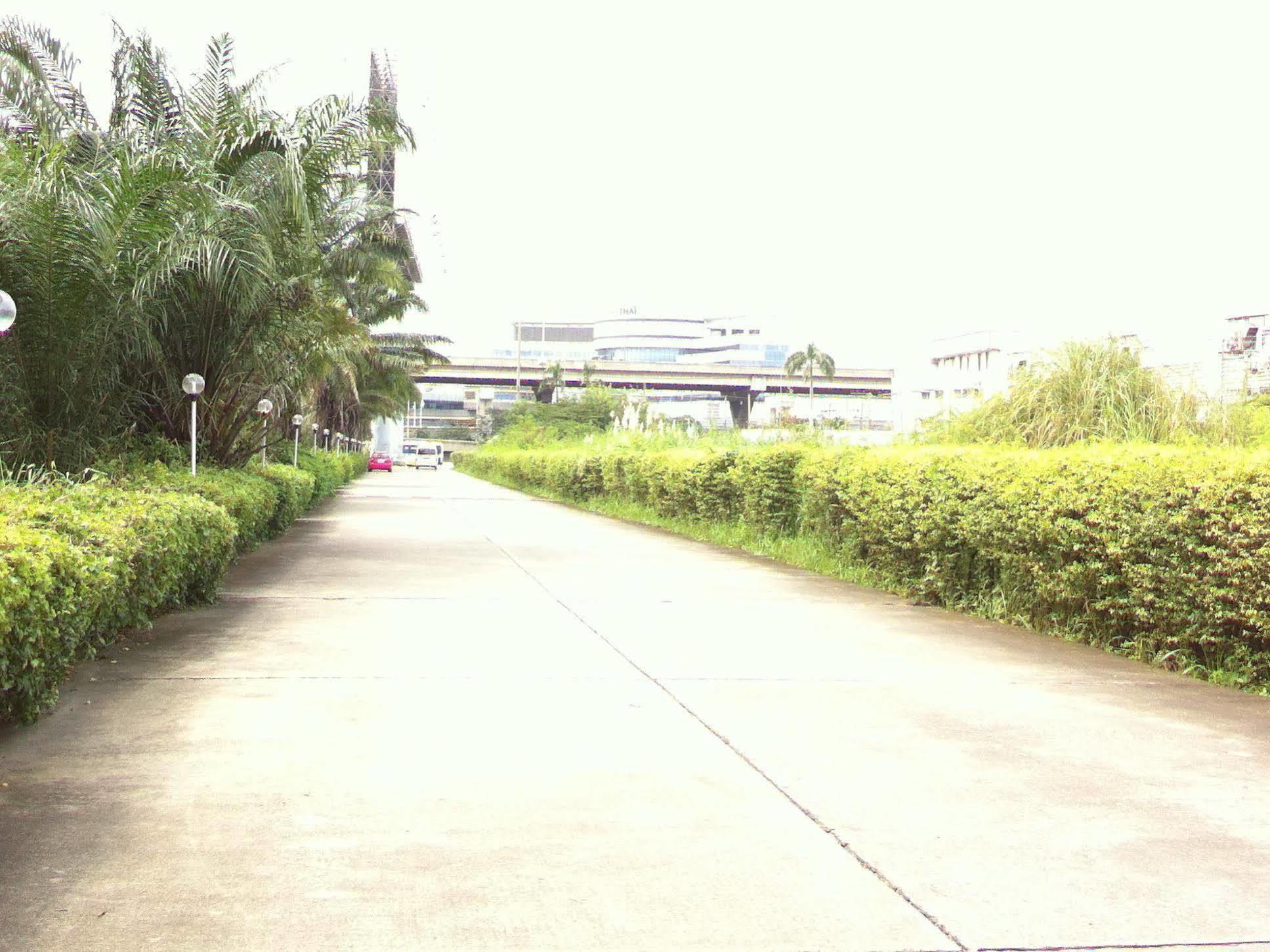 Airport Bed Hotel 3*