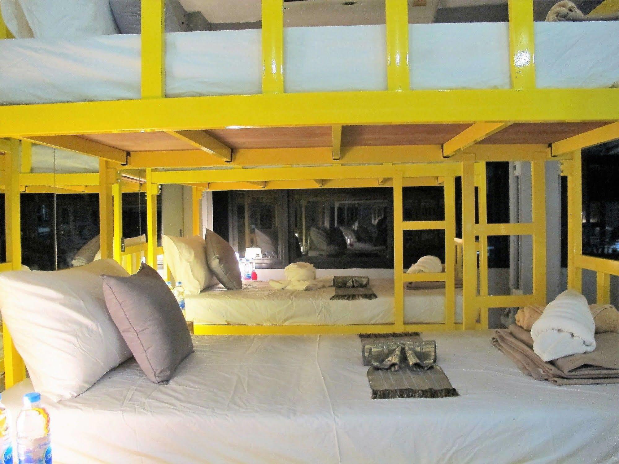 Oyo 783 Brunch Marker Cafe&hostels 2*