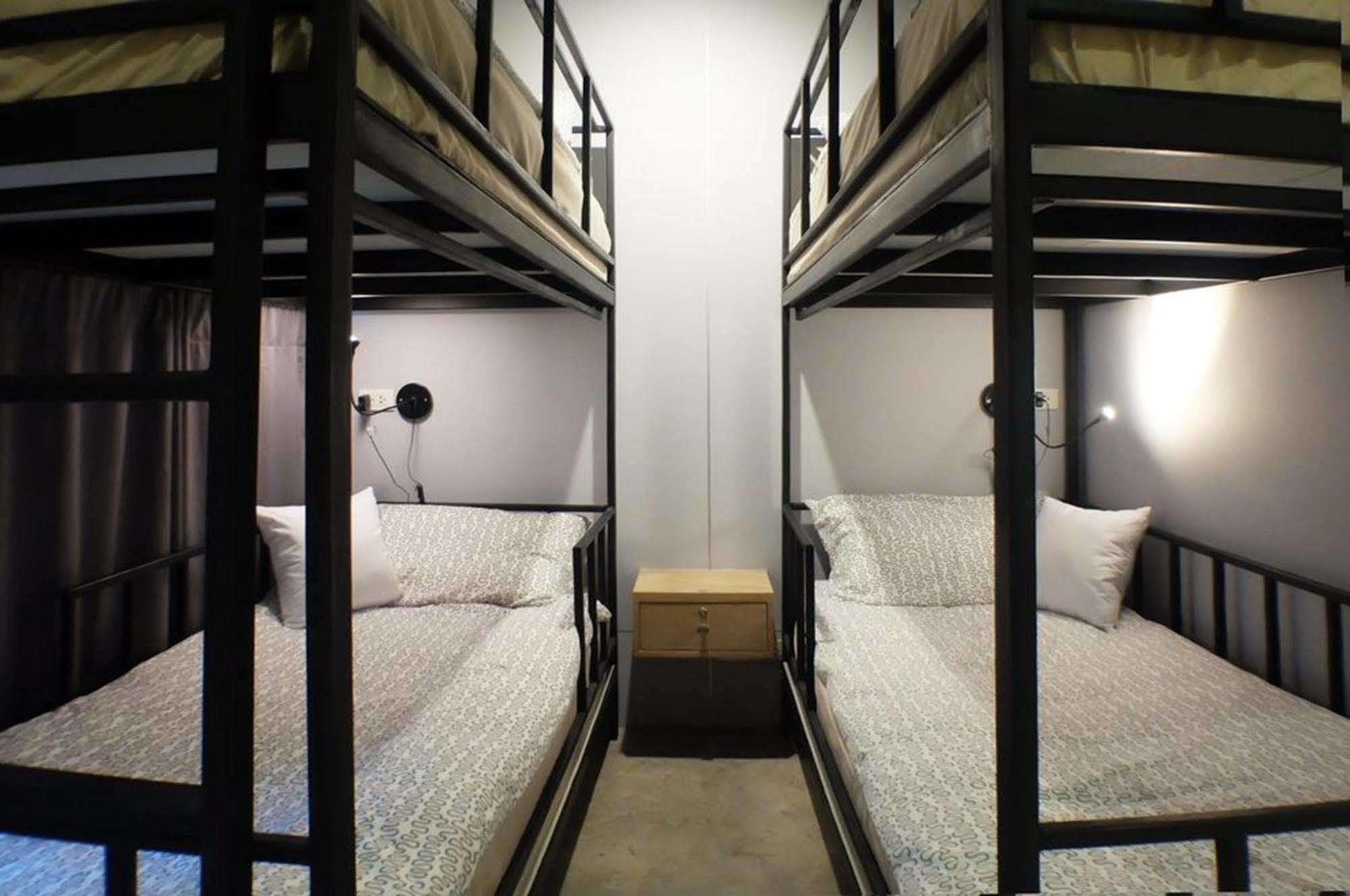 Pillow Land Onnut Hostel *